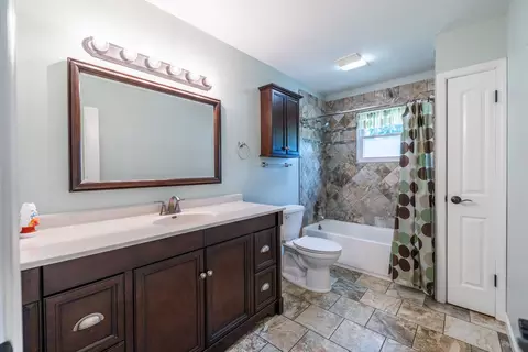 37 W137 Brookside Dr, Elgin, IL 60124 photo 18