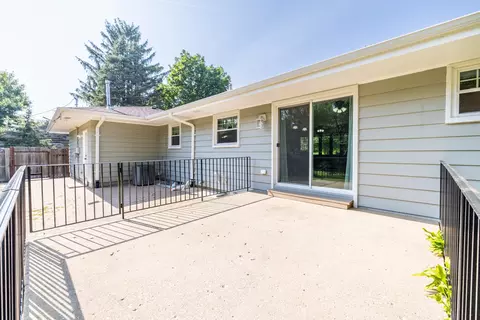 37 W137 Brookside Dr, Elgin, IL 60124 photo 27
