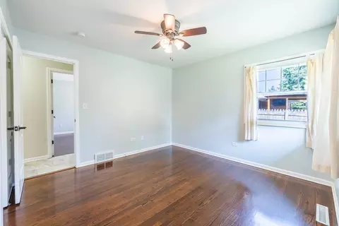 37 W137 Brookside Dr, Elgin, IL 60124 photo 14