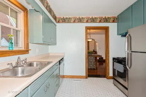 29 N Edison Ave, Elgin, IL 60123 photo 14