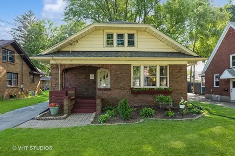 29 N Edison Ave, Elgin, IL 60123