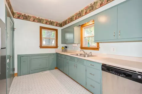 29 N Edison Ave, Elgin, IL 60123 photo 13