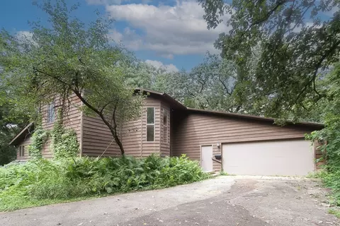 404 Hennessy Ct, Gilberts, IL 60136
