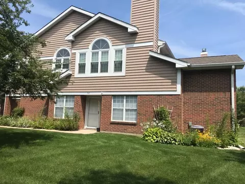 747 W Happfield Dr, Arlington Heights, IL 60004