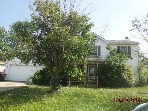 905 Star Dr, Heyworth, IL 61745