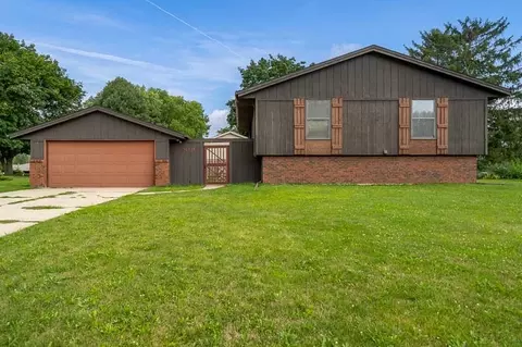 3509 Fawnridge Dr, Rockford, IL 61114