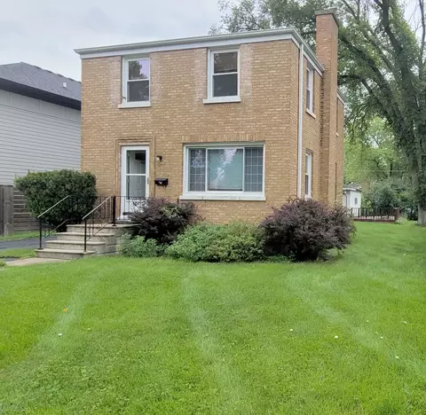 909 S Fairfield Ave, Elmhurst, IL 60126