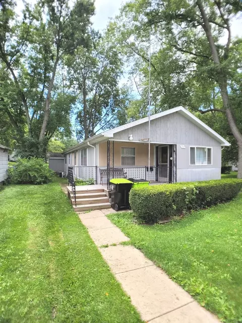 705 E Walnut St, Fairbury, IL 61739