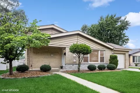10632 S Kenneth Ave, Oak Lawn, IL 60453