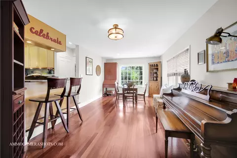 901 S Wheaton Ave, Wheaton, IL 60189 photo 16