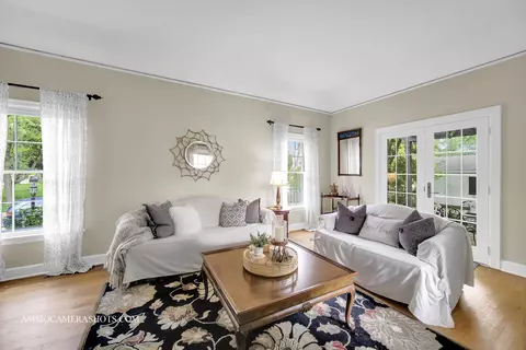 901 S Wheaton Ave, Wheaton, IL 60189 photo 9
