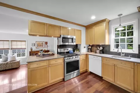 901 S Wheaton Ave, Wheaton, IL 60189 photo 14