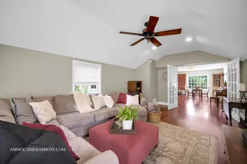 901 S Wheaton Ave, Wheaton, IL 60189 photo 21