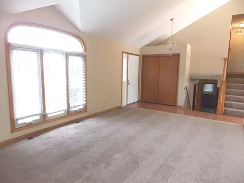 16429 Spangler Rd, Plainfield, IL 60586 photo 4