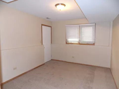 16429 Spangler Rd, Plainfield, IL 60586 photo 9