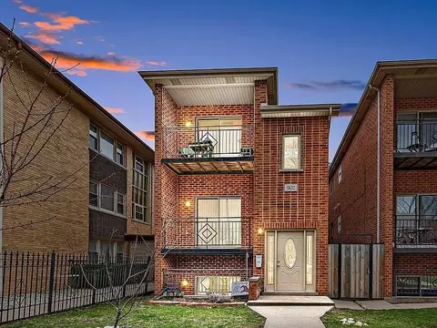 5632 W Goodman St #102, Chicago, IL 60630