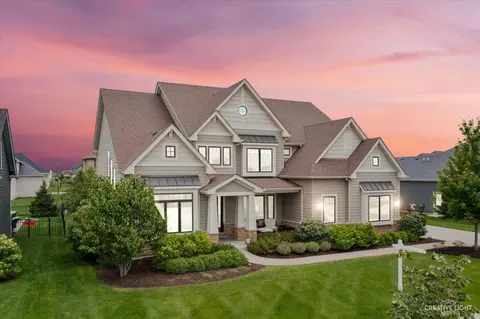 4312 Chinaberry Ln, Naperville, IL 60564