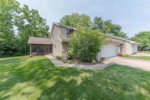 302 Grande Dr #A, Minooka, IL 60447