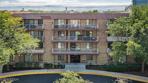 5450 Astor Ln #406, Rolling Meadows, IL 60008