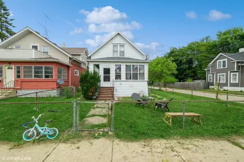 1302 69th St, Kenosha, WI 53143