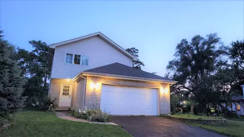6057 W 99th St, Oak Lawn, IL 60453