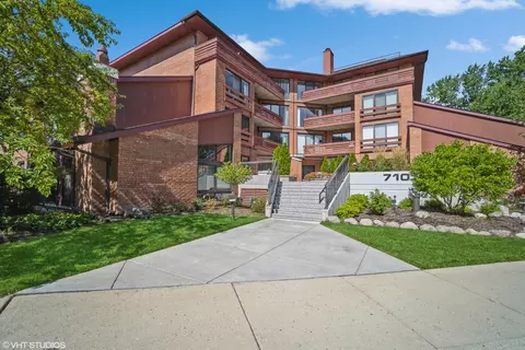 710 Waukegan Rd #B207, Glenview, IL 60025