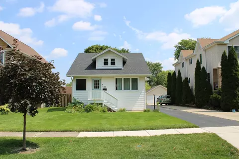 211 S Michigan Ave, Villa Park, IL 60181