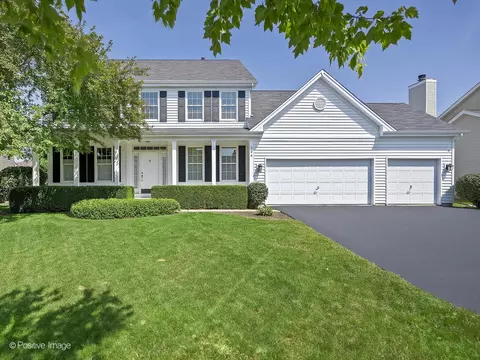 906 Chatham Dr, Carol Stream, IL 60188