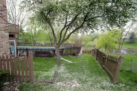 Undisclosed, Lindenhurst, IL 60046 photo 29
