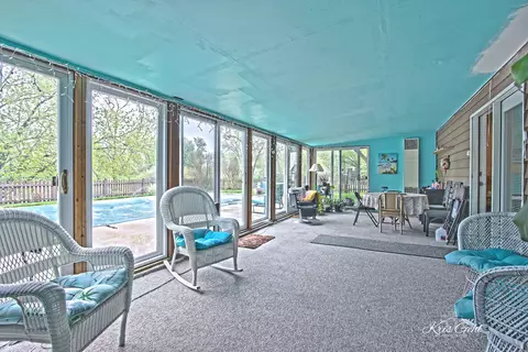 Undisclosed, Lindenhurst, IL 60046 photo 27