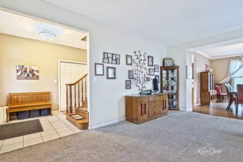 Undisclosed, Lindenhurst, IL 60046 photo 4