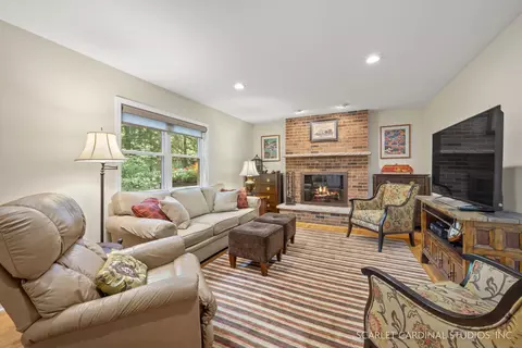 26 W131 Tomahawk Dr, Wheaton, IL 60189 photo 7