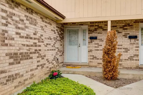 876 Poplar Ln, Deerfield, IL 60015 photo 2