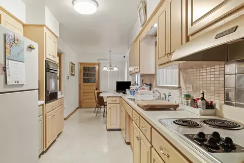 Kitchen - 1732 E 87th Pl, Chicago, IL 60617 photo 4 of 5