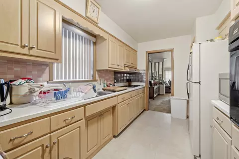 Kitchen - 1732 E 87th Pl, Chicago, IL 60617 photo 3 of 5