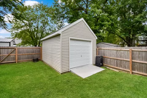 604 Morningside Dr, Chenoa, IL 61726 photo 32