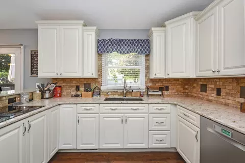 604 Morningside Dr, Chenoa, IL 61726 photo 6