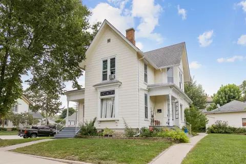 373 Douglas Ave, Elgin, IL 60120