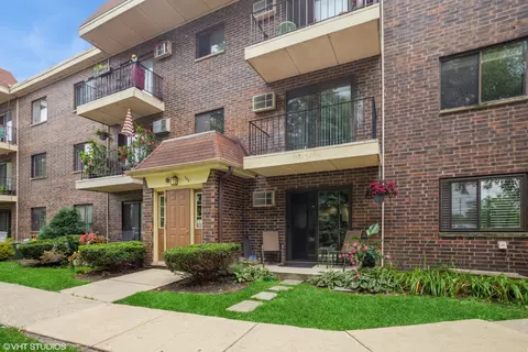 946 N Rohlwing Rd #101P, Addison, IL 60101