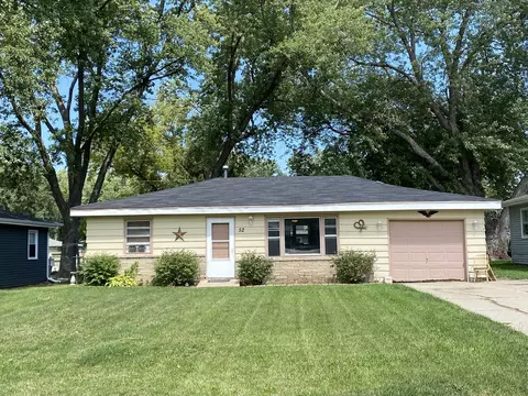 52 Liberty Blvd, Machesney Park, IL 61115