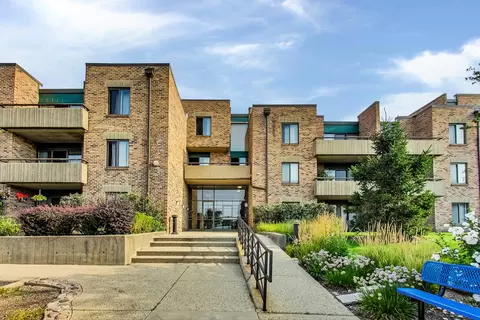 1931 Prairie Sq #108, Schaumburg, IL 60173