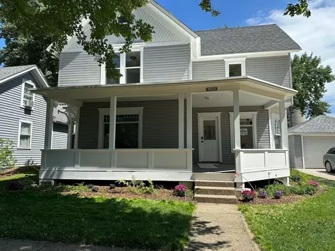 208 N Elm St, Franklin Grove, IL 61031