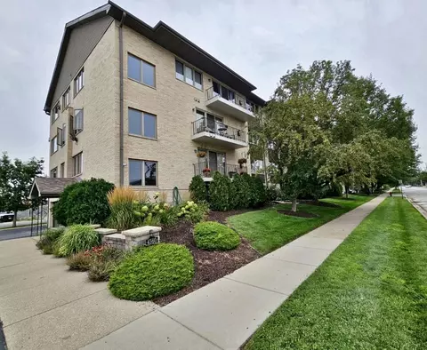 4560 W 93rd St #1E, Oak Lawn, IL 60453