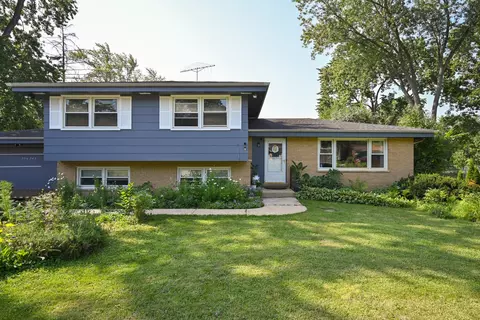22 W245 Thorndale Ave, Medinah, IL 60157