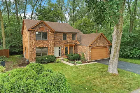 576 Plum Tree Ln, Antioch, IL 60002
