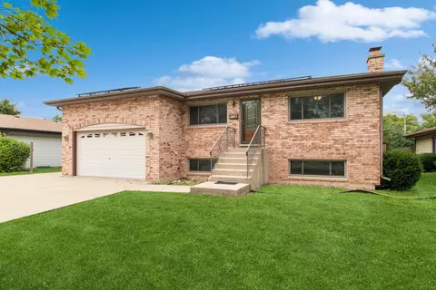 656 W Eggerding Dr, Addison, IL 60101