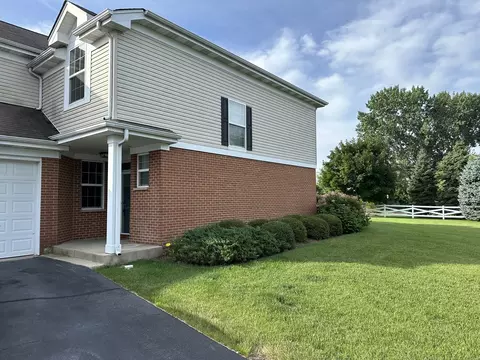 738 Legend Ln, Mchenry, IL 60050 photo 2
