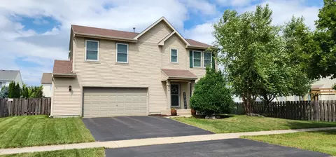 634 Bay Shore Dr, Pingree Grove, IL 60140