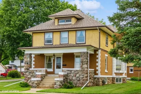 907 N Division St, Harvard, IL 60033 photo 2