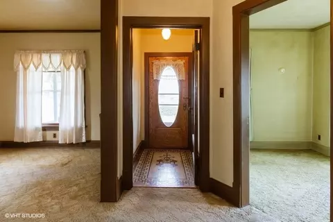 907 N Division St, Harvard, IL 60033 photo 5